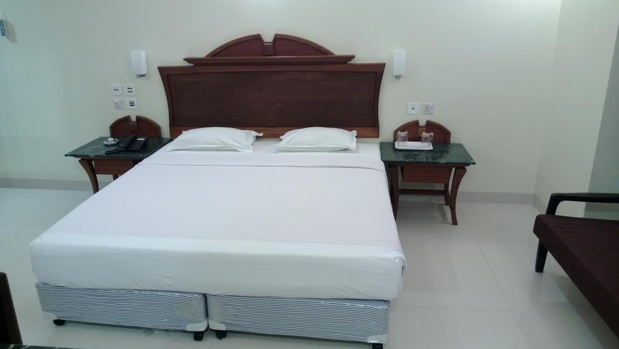 Strand Hotel, Colaba - A Seafront Property — Fotos 1
